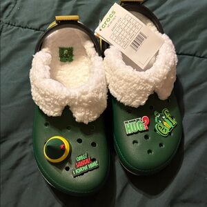 CROCS Elf 🧝 Forest Green Faux-Fur Lined Clogs with Holiday Jibbitz